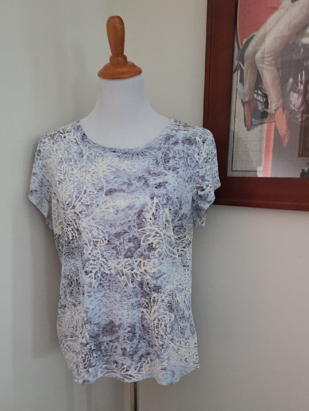 Coldwater Creek Gray & White Floral Short Sleeve Tee